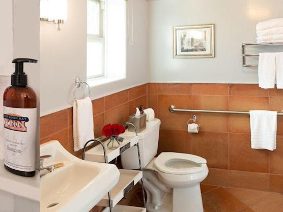 Half Moon Bay Inn - Main Street Downtown מראה חיצוני תמונה